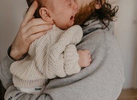 Baby vågner MANGE gange om natten – Hvad er normalt?